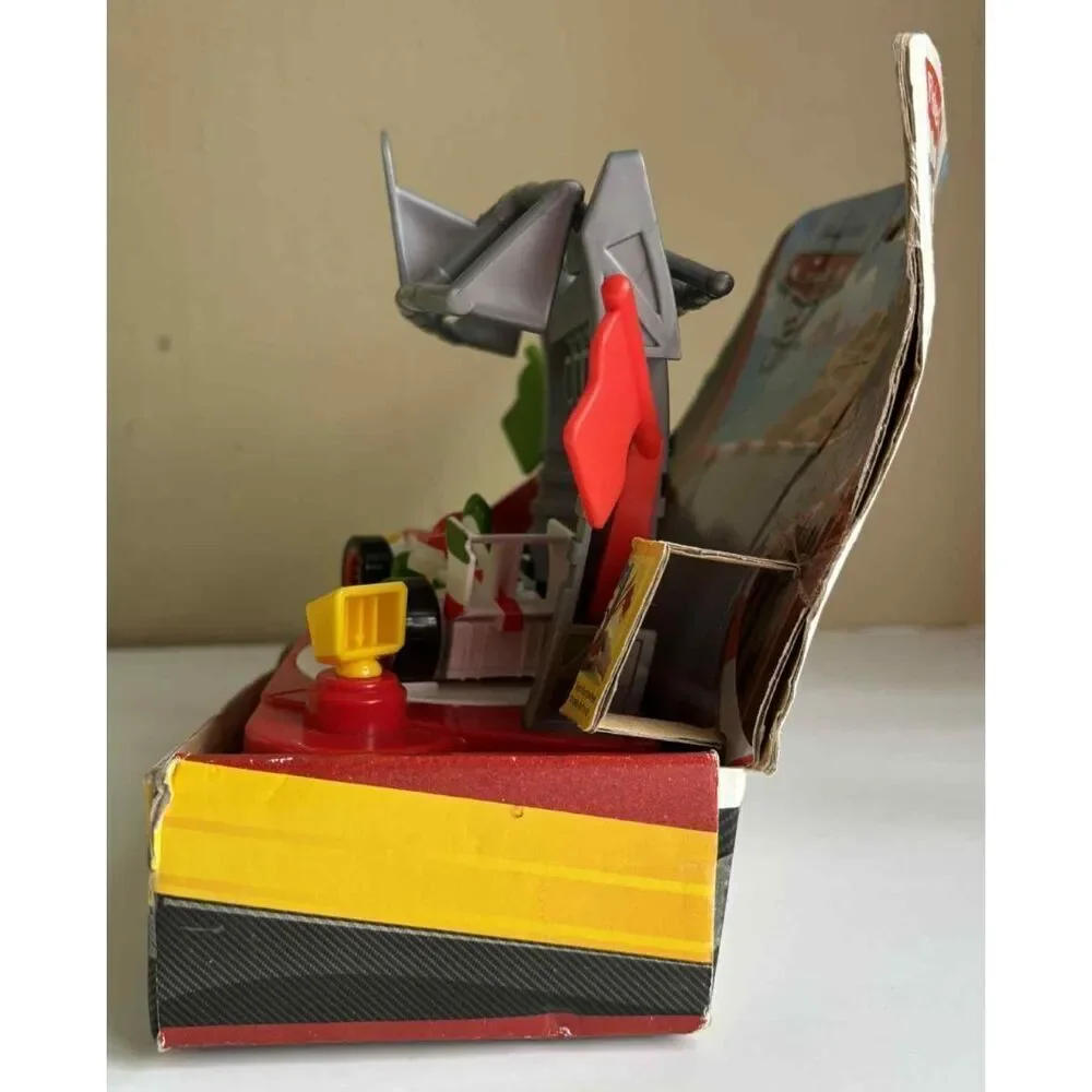 2012 Imaginext Cars 2 Race Around the World Francesco Bernouli Winners Circle